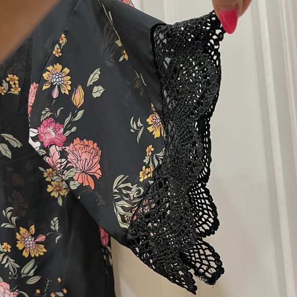 Wallflower Kimono XS Black Floral Open Front Lace Trim Beach Cover - Picture 2 of 7